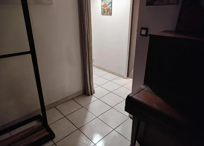 Proche Rocade Aeroport Rum i privatbostad